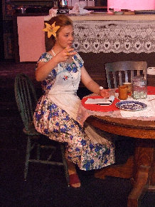 theresa%20hartman%20-%20entertainment%20design011006.jpg